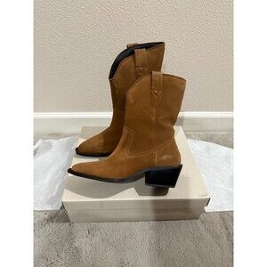 NWB Bianco Suede Western Booties Camel Color‎ Size 40 Pointed Toe Cowboy Boot